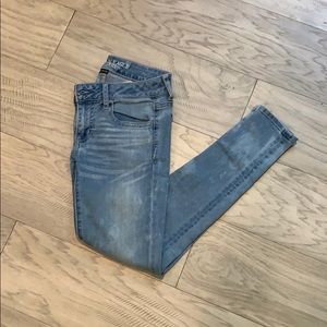 American eagle low-rise jeans, size 4, light wash